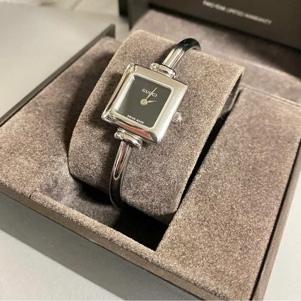 Auth Gucci 1900L Watch‎ Sapphire Crystal Silvertone Swiss Made Water Resistant